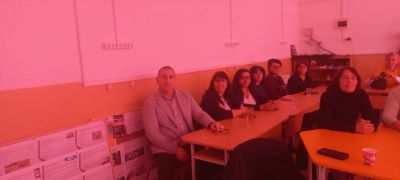 Обучение на педагогическите специалисти от СУ "Христо Ботев" с. Баните на тема: "Електронни образователни ресурси, работа в дигитална среда. STEM кабинети". 2