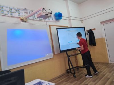 Открит урок по компютърно моделиране и информационни технологии в VІ клас на тема "Дигитализация" в действие 7