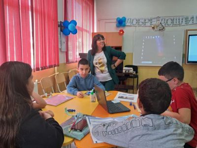 Открит урок по компютърно моделиране и информационни технологии в VІ клас на тема "Дигитализация" в действие 8