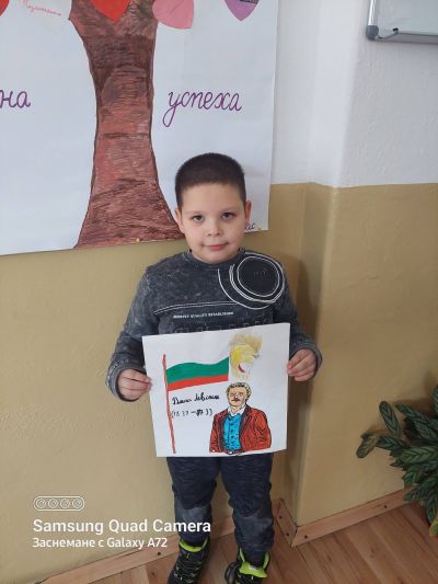 Нарисувай портрет на Васил Левски - творческа работилница в І ЦДО група - І и ІІІ клас 13