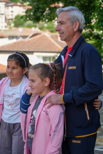 2 юни, Ден на Ботев и на загиналите в борбата за независимостта на България и патронен празник на училището. 9